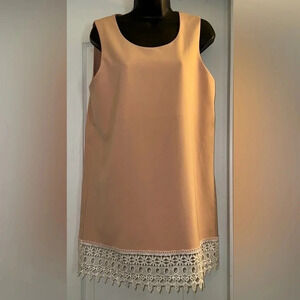 UMGEE Cream/Tan Lace Hem Shift Dress